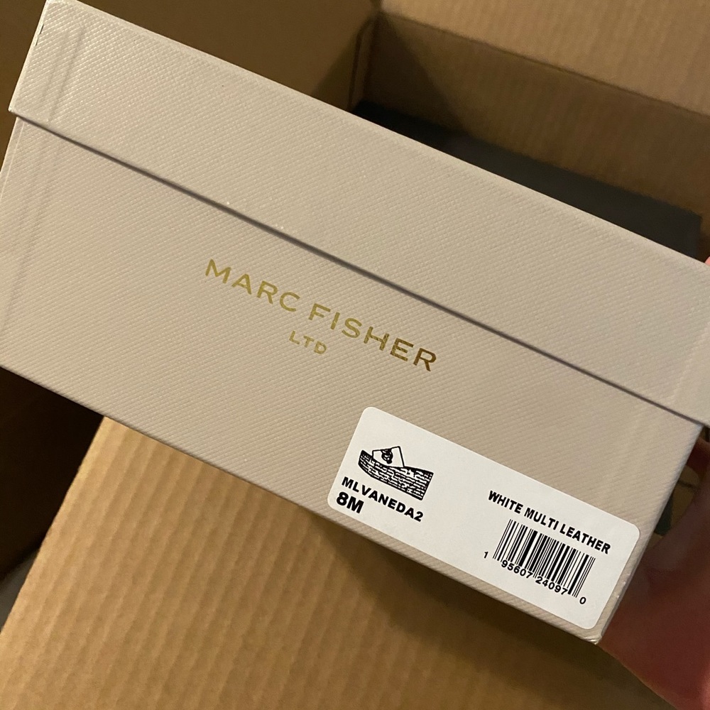 MARC FISHER LTD Vaneda Platform Slide Sandal - Picture 12 of 12